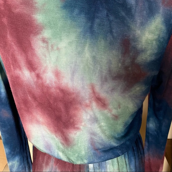 Audrey 3+1 Tie Dye Wrap Front Romper Size Medium - Picture 5 of 6